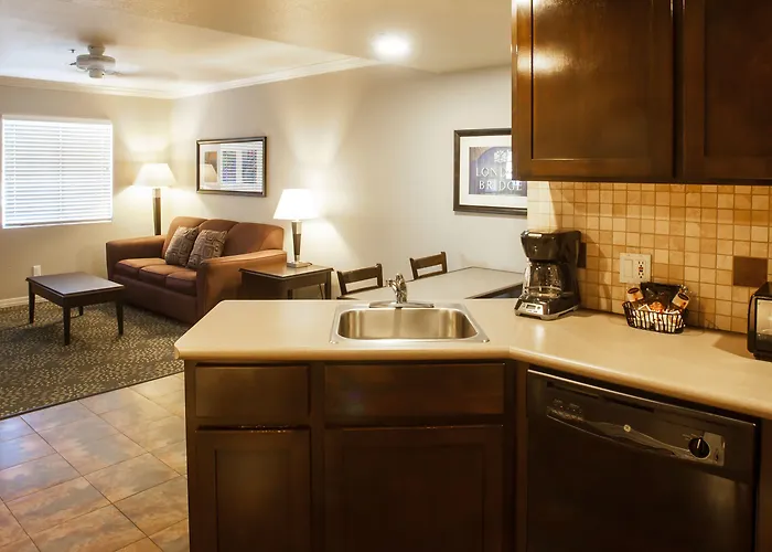 London Bridge Hotel 3*